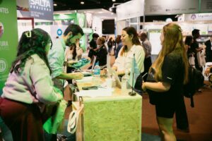 STAND DE CORRIENTES EN LA FERIA INTERNACIONAL DEL LIBRO (8)