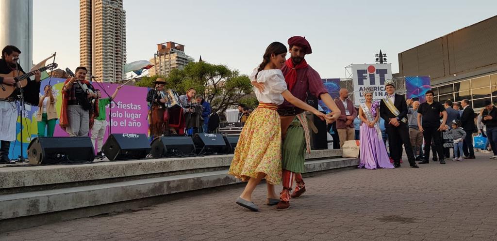 PRESENTACIÓN DE LA FNCH EN LA FIT (2)