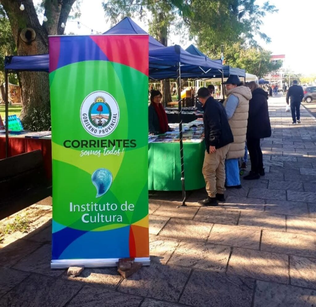 FERIA DEL LIBRO ITINERANTE (3)